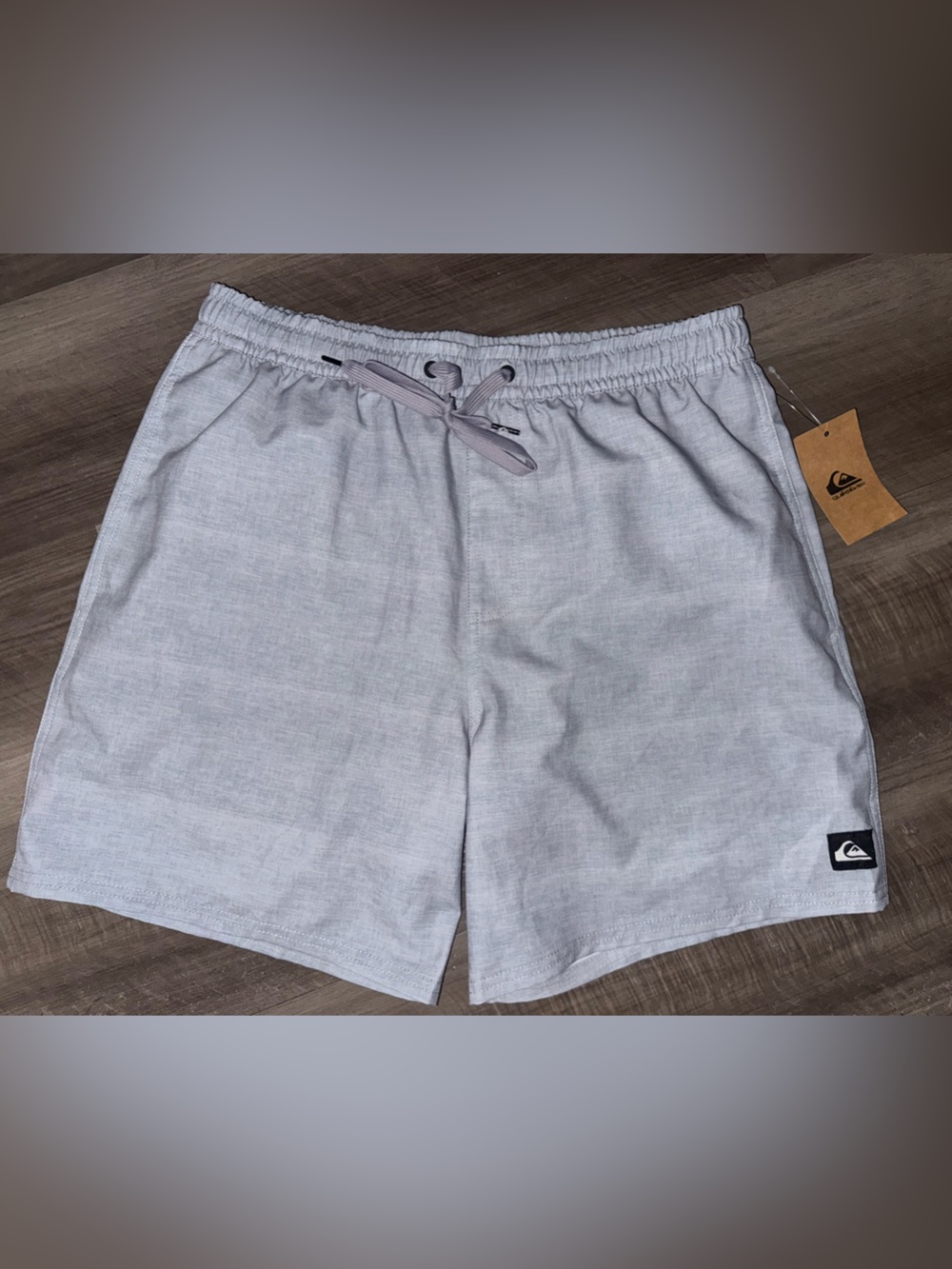 Quiksilver Men's Light Gray Elastic Drawstring Athletic Shorts